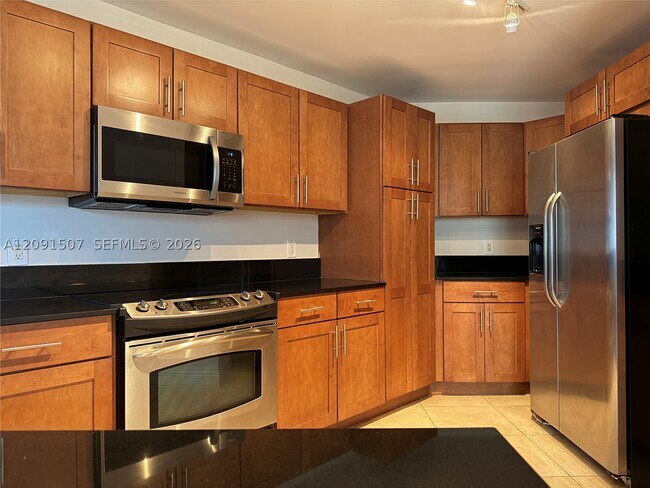 Foto del edificio - 8390 SW 72nd Ave