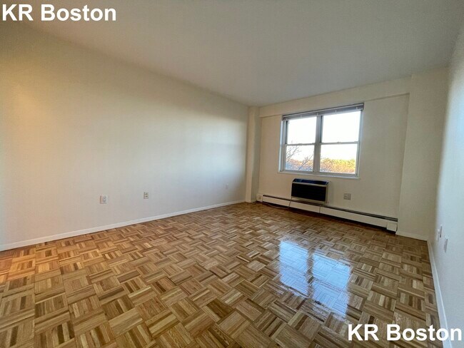 Building Photo - 123 Freeman St