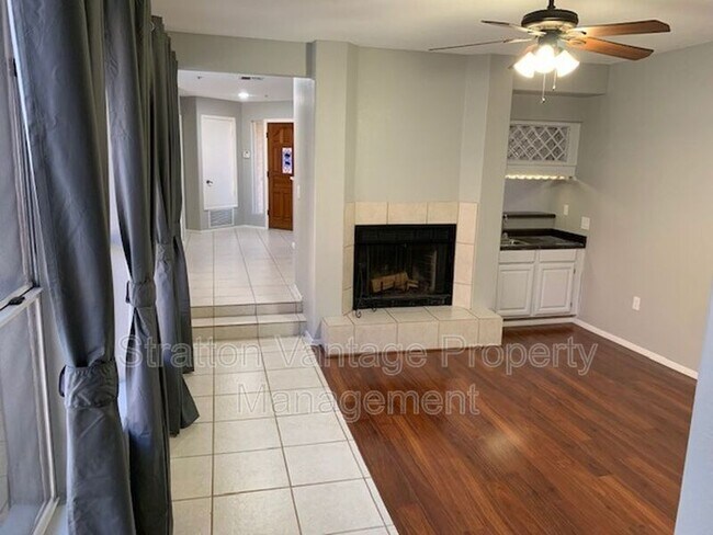 Building Photo - 11252 E Sahuaro Dr
