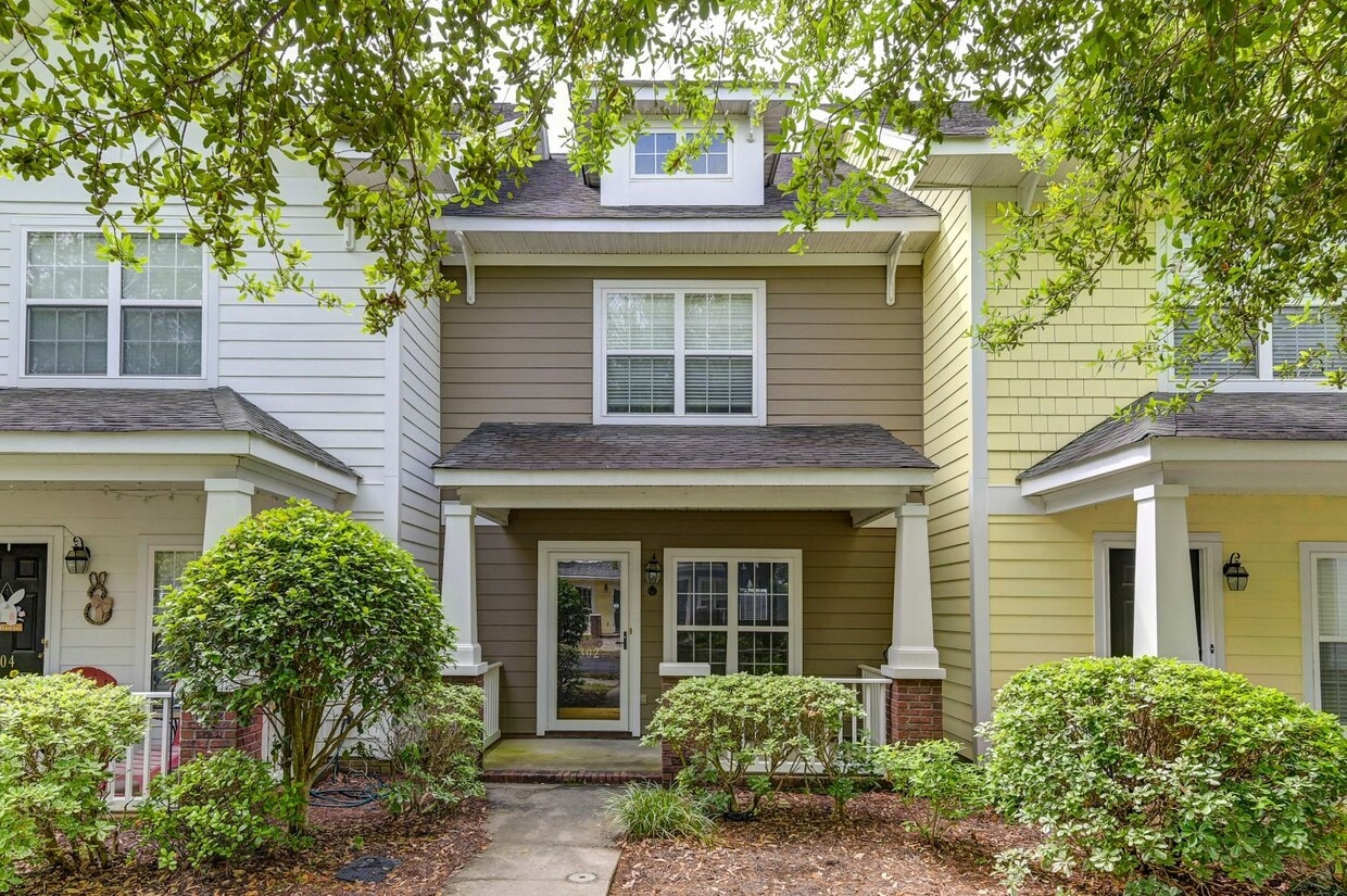 Primary Photo - 302 Hampton Forest Drive
