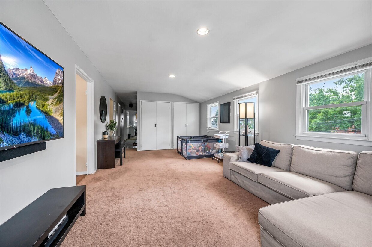 Foto principal - 43-11 220th Pl