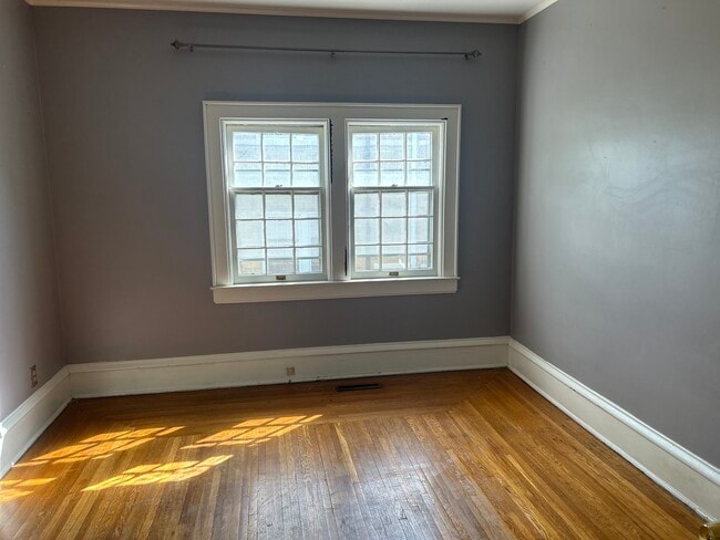 Foto del edificio - 873 Chester Rd