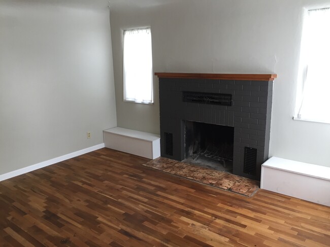 Main floor living area - 30 N Franklin Ave