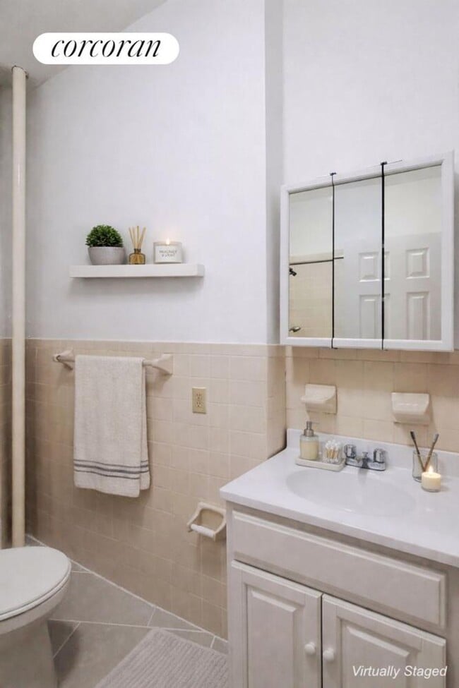 Building Photo - 306 W 51st St