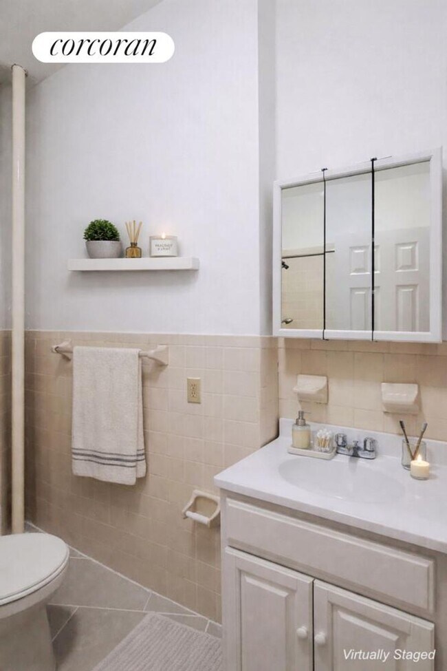 Foto del edificio - 306 W 51st St