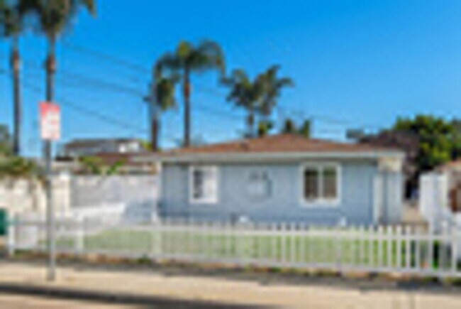 Building Photo - 306-308 Elm Ave
