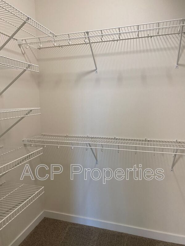 Building Photo - 1166 E Grover St