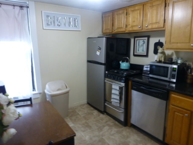 Building Photo - 66 Pinckney St