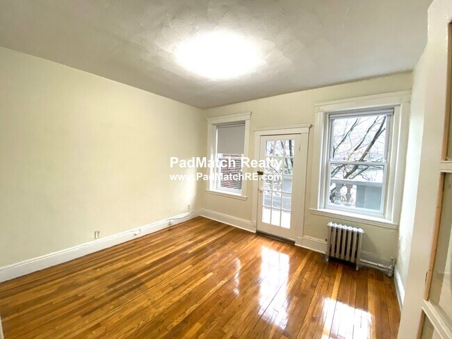Building Photo - 15 Egremont Rd