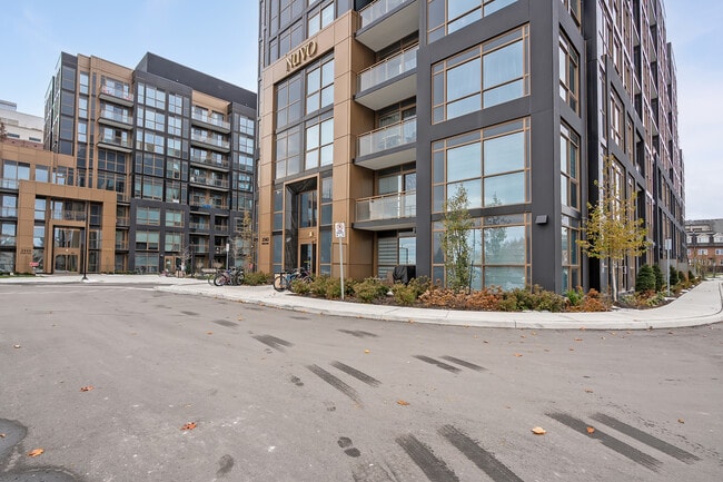 Photo du bâtiment - 2343 Khalsa Gate