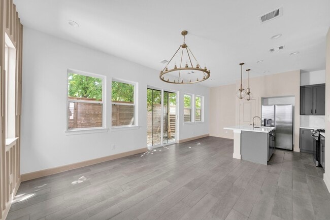 Building Photo - 9551 Neuens Rd