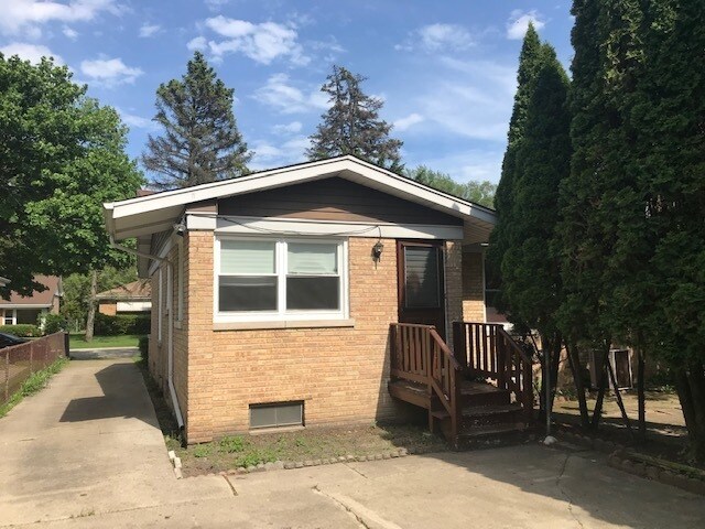 Building Photo - 229 Thelin Ct