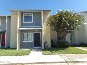 Building Photo - 420 Venetian Way