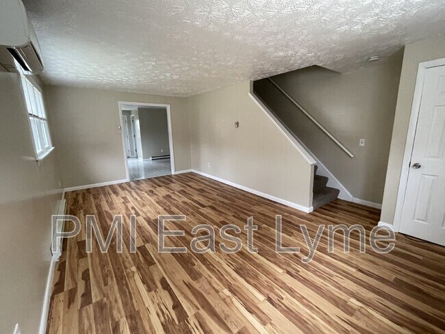 Building Photo - 12 Cedar Ln