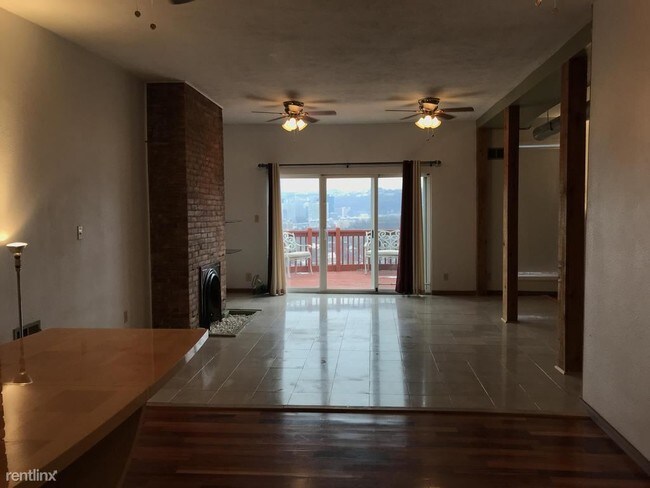 Foto del edificio - 1 br, 1 bath Apartment - 1764 Perrysville Ave