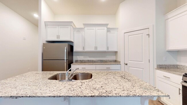 Building Photo - Single level 3 bedroom twinhome