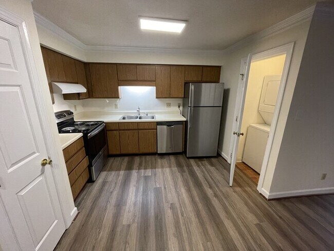 Foto del edificio - 3603 Helix Court Unit 202