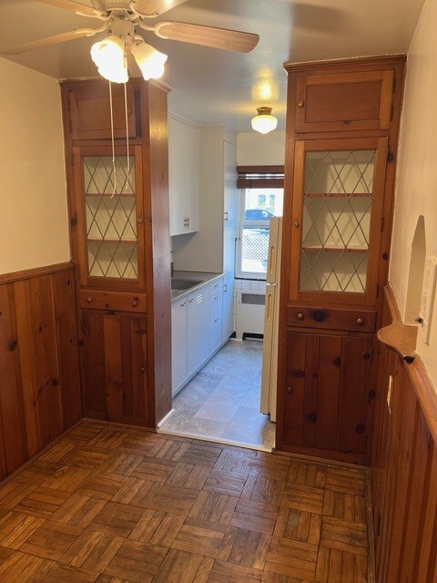 Dinette - 2760 Linshaw Ct