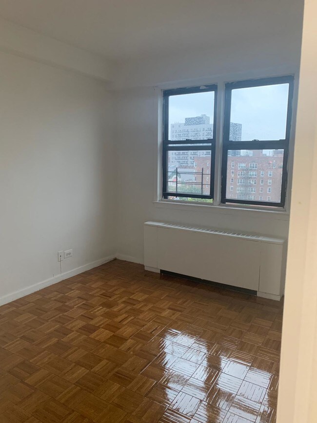 Foto del edificio - 133-24 Sanford Ave