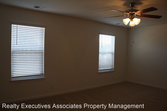 Building Photo - 4 br, 2.5 bath House - 207 Ibis Loop