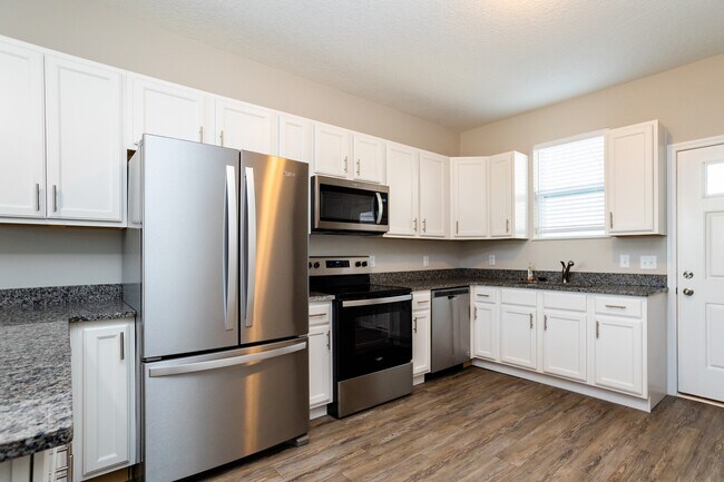 Foto del edificio - 3326 Glenbrook Cir S