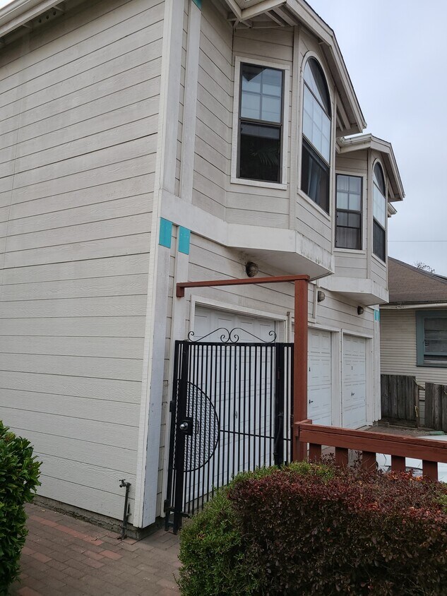 2030 Blake St Unit C, Berkeley, CA 94704 Condo for Rent in Berkeley