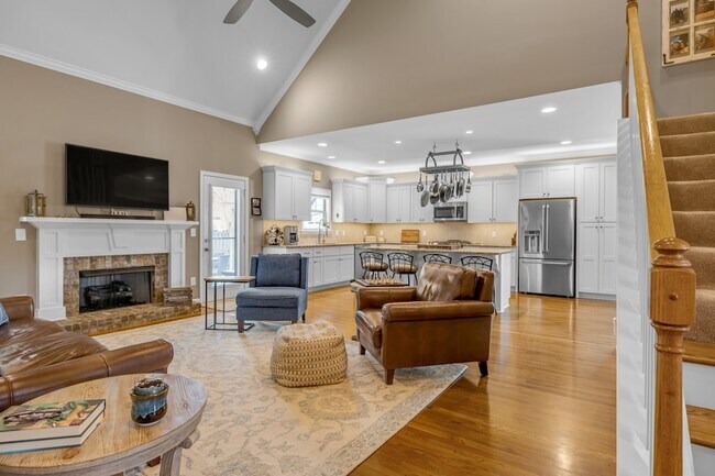 Building Photo - 1025 Rudder Dr