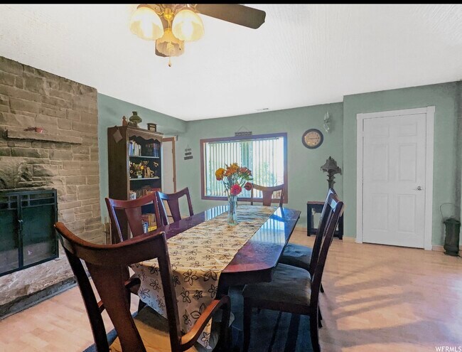 Foto del edificio - 9580 Canyon Rd