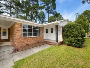 Building Photo - 6350 Rannock Dr