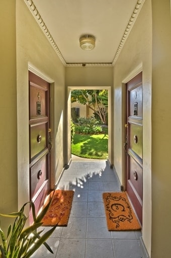 Interior Photo - 1047-1053 S Orange Grove Ave
