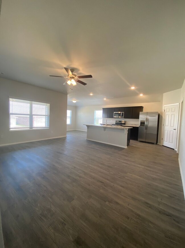 Building Photo - *Pre-leasing* Four Bedroom | Two Bath Home...