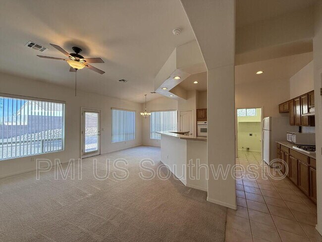 Building Photo - 2657 Edgewater Dr