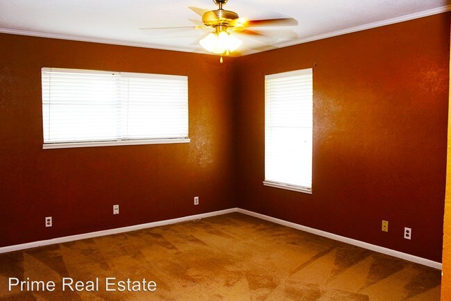 Foto del edificio - 5901 Killarney Dr