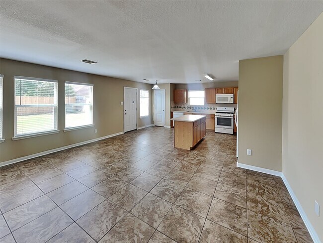 Foto del edificio - 18107 Quiet Ridge Ln