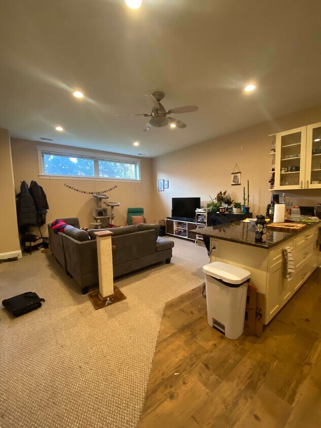 Foto principal - 3607 W Belmont Ave
