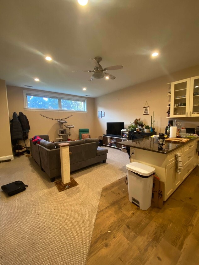Primary Photo - 3607 W Belmont Ave