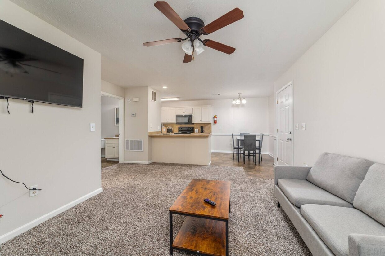 Foto principal - 224 N Oakley Dr