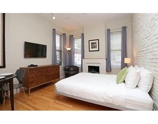 Primary Photo - 17 Cazenove St