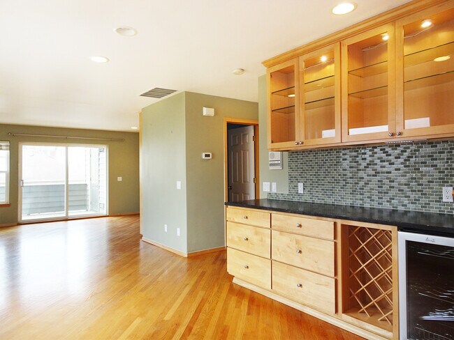 Building Photo - 2621 Marine Ave SW