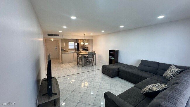 Foto del edificio - 3 br, 2 bath House - 5500 NW 2nd Ave Apt 424