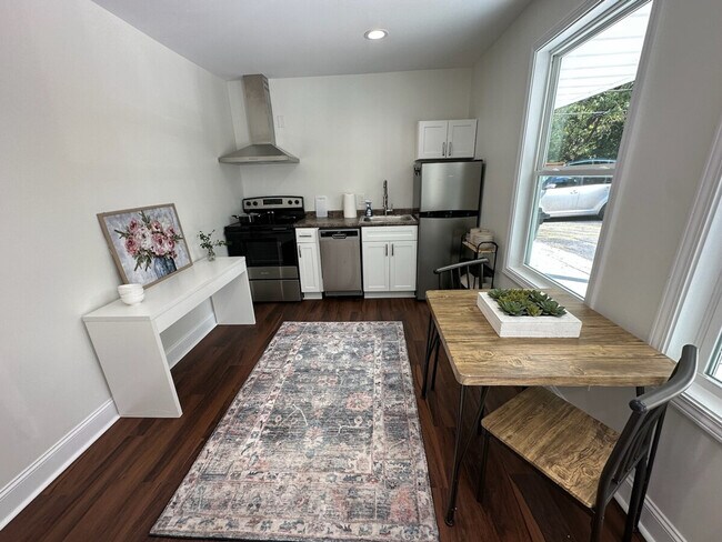 Foto del edificio - 1215 Buncombe Rd