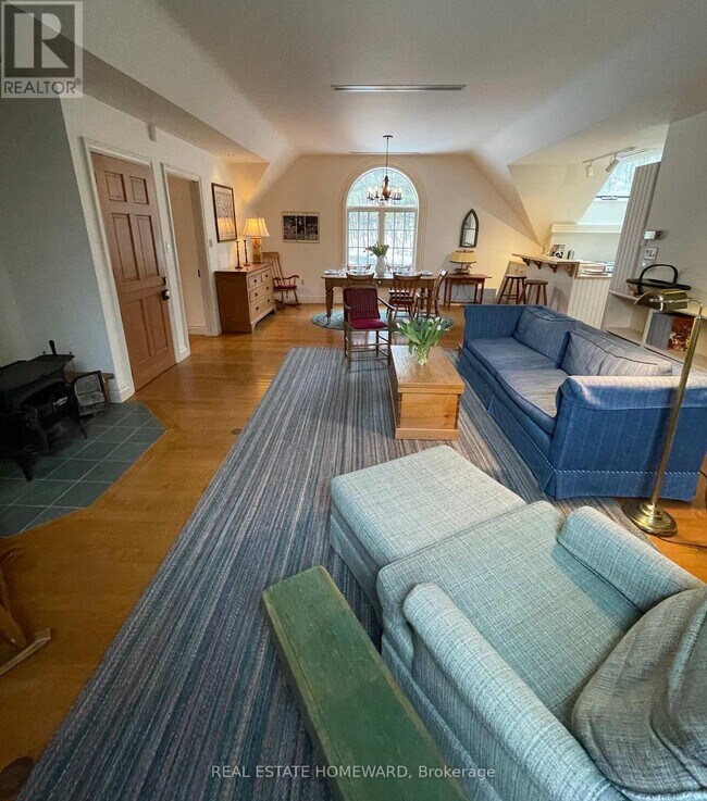 Photo du bâtiment - GUEST HOUSE,TOP FLR UNIT - 869 HWY 15 LANE