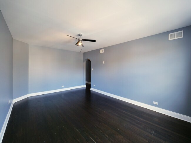 Foto del edificio - 3309 W Bryn Mawr Ave