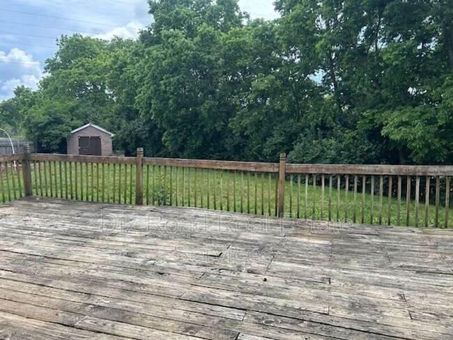 Building Photo - 491 Lite Ct