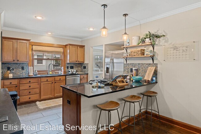 Building Photo - 2 br, 1.5 bath House - 4465 Pennsylvania Ave