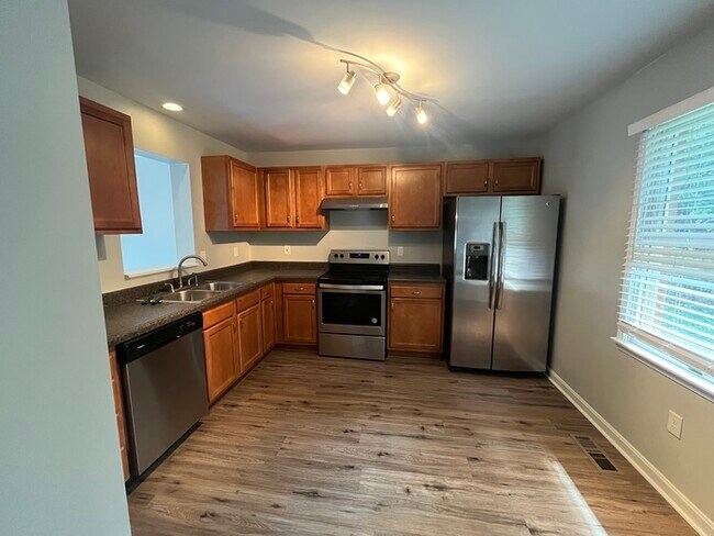 Foto del edificio - 3-Bedroom Townhome