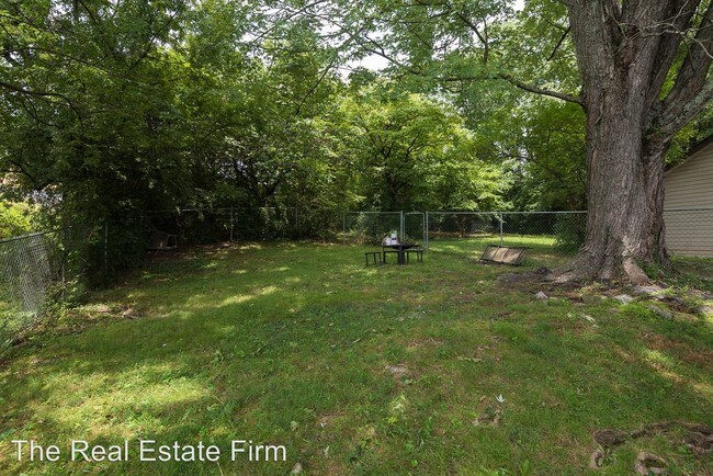 Building Photo - 2 br, 1 bath House - 4409 Sunflower Rd