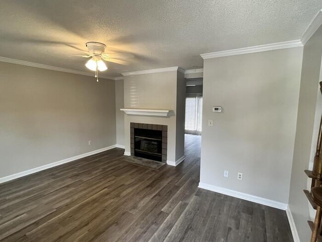 Building Photo - Forest Acres Townhouse