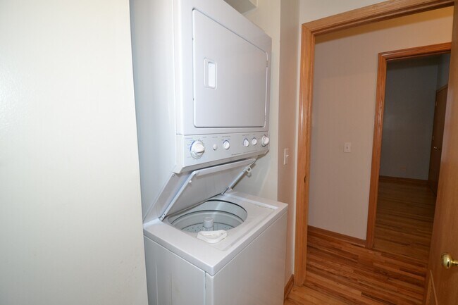 Photo - Pet Friendly 3 Bed 2 Bath Top Floor Unit Apartment