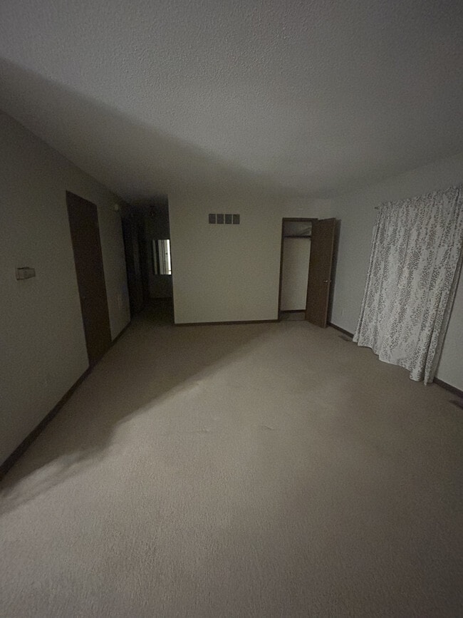 Living room with closet, cable access. - 5672 Summer St